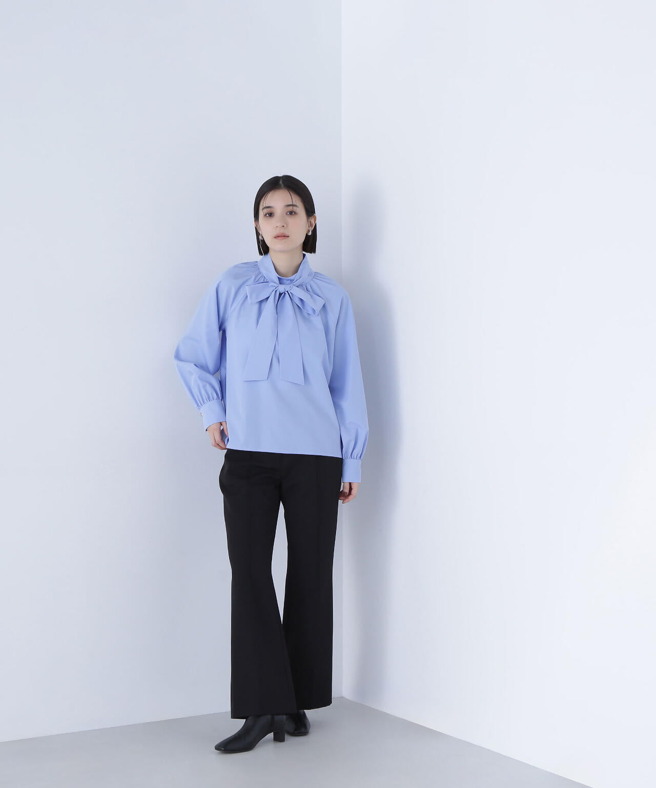 ハイネックリボンボウブラウス