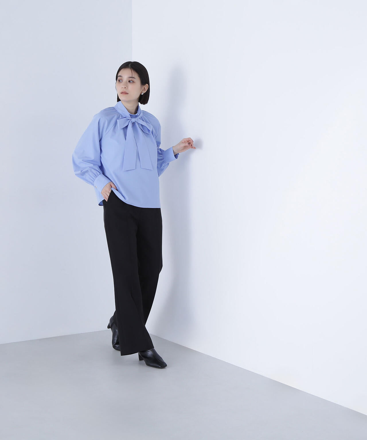 ハイネックリボンボウブラウス