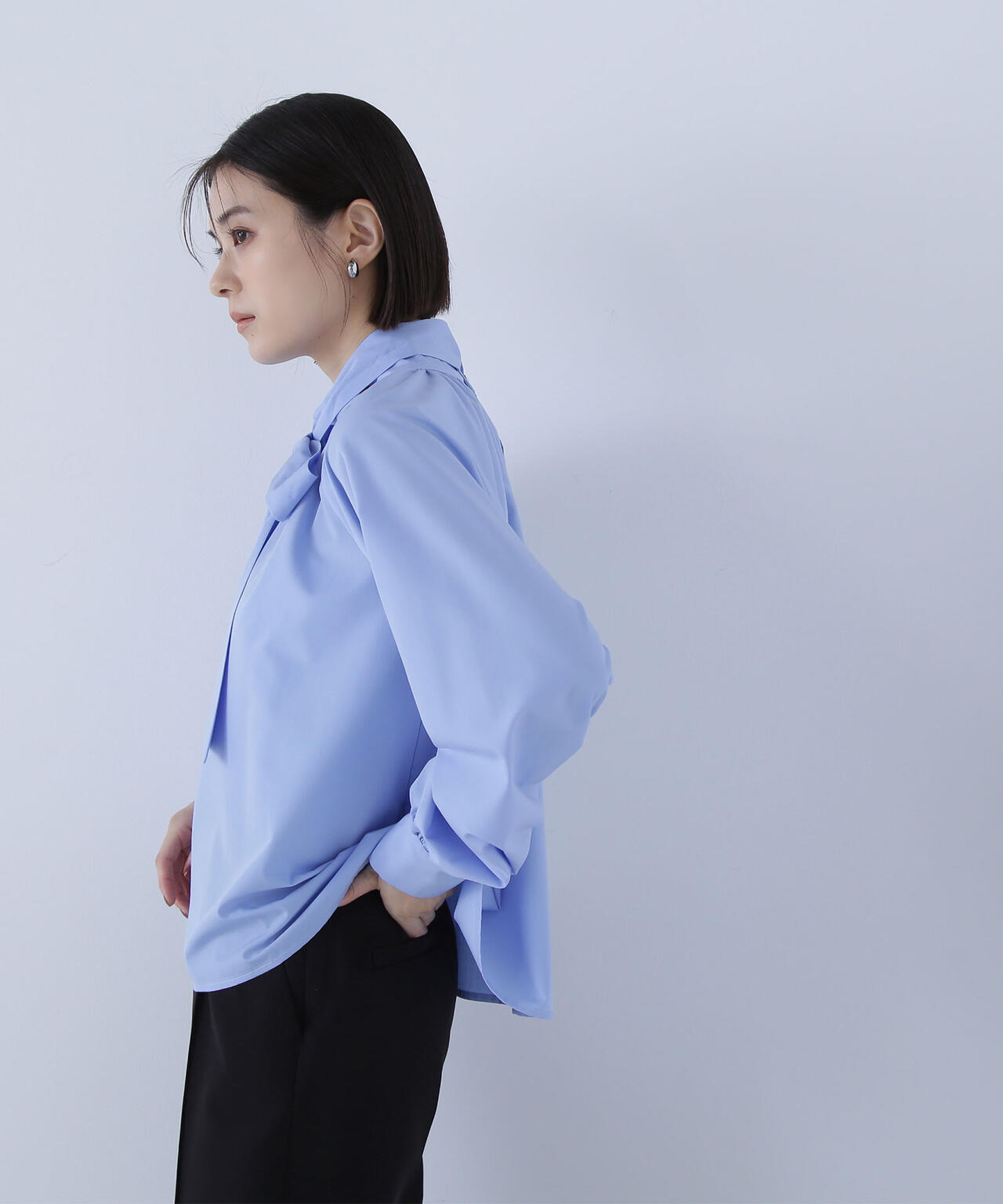 ハイネックリボンボウブラウス