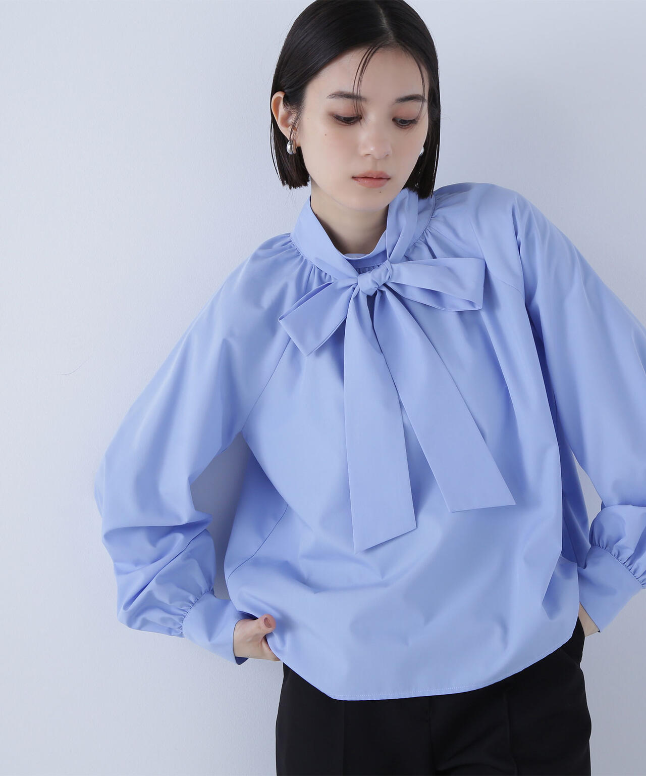 ハイネックリボンボウブラウス