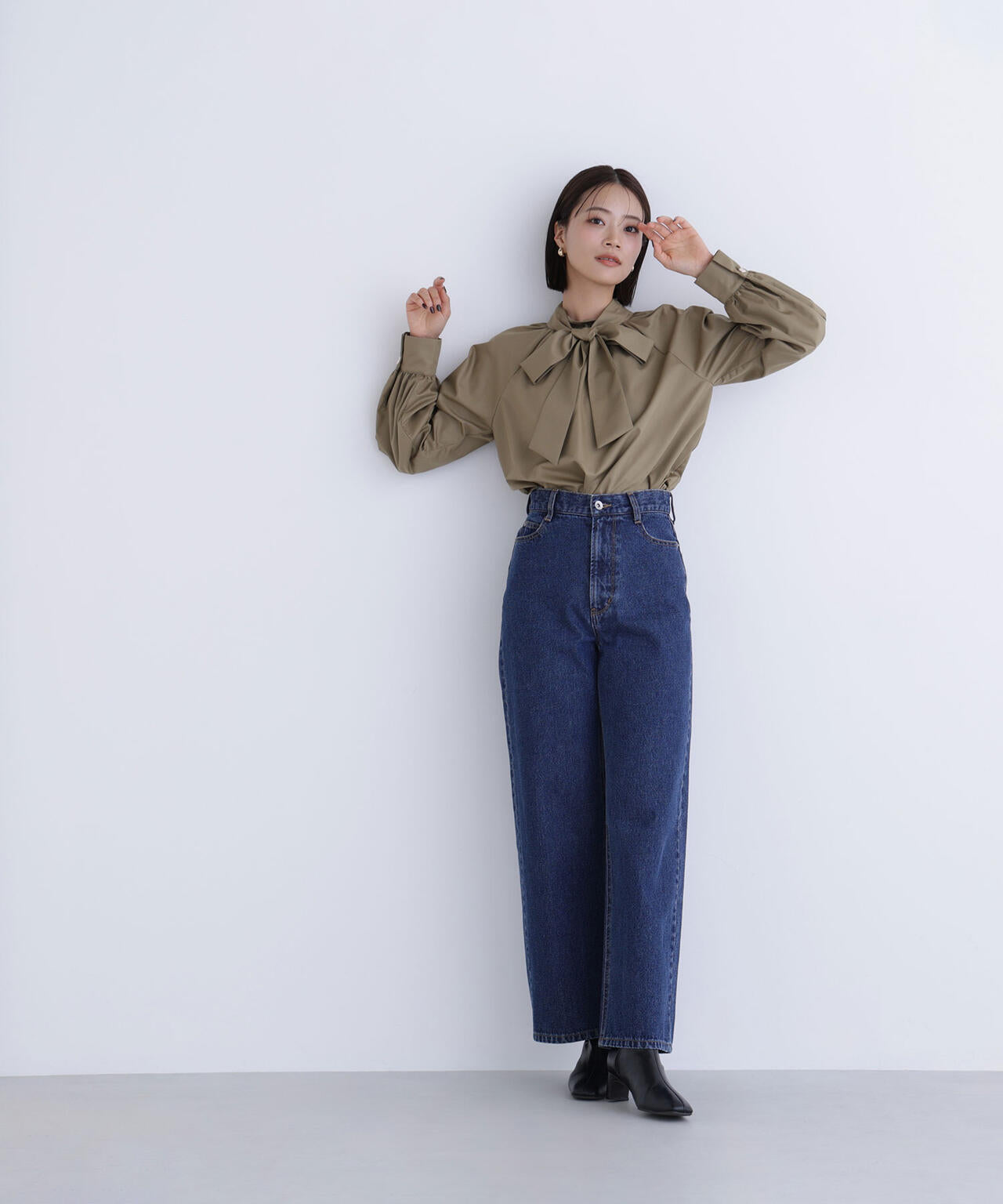 ハイネックリボンボウブラウス