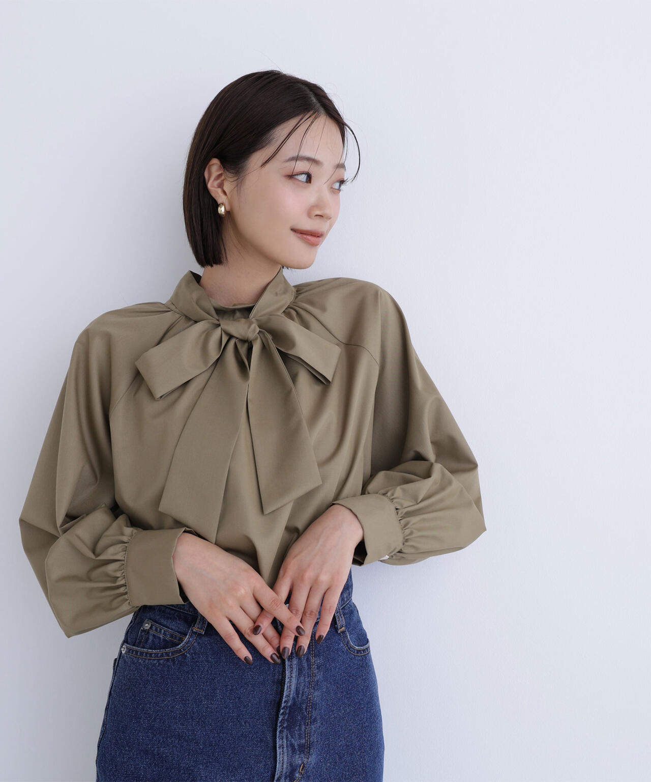 ハイネックリボンボウブラウス