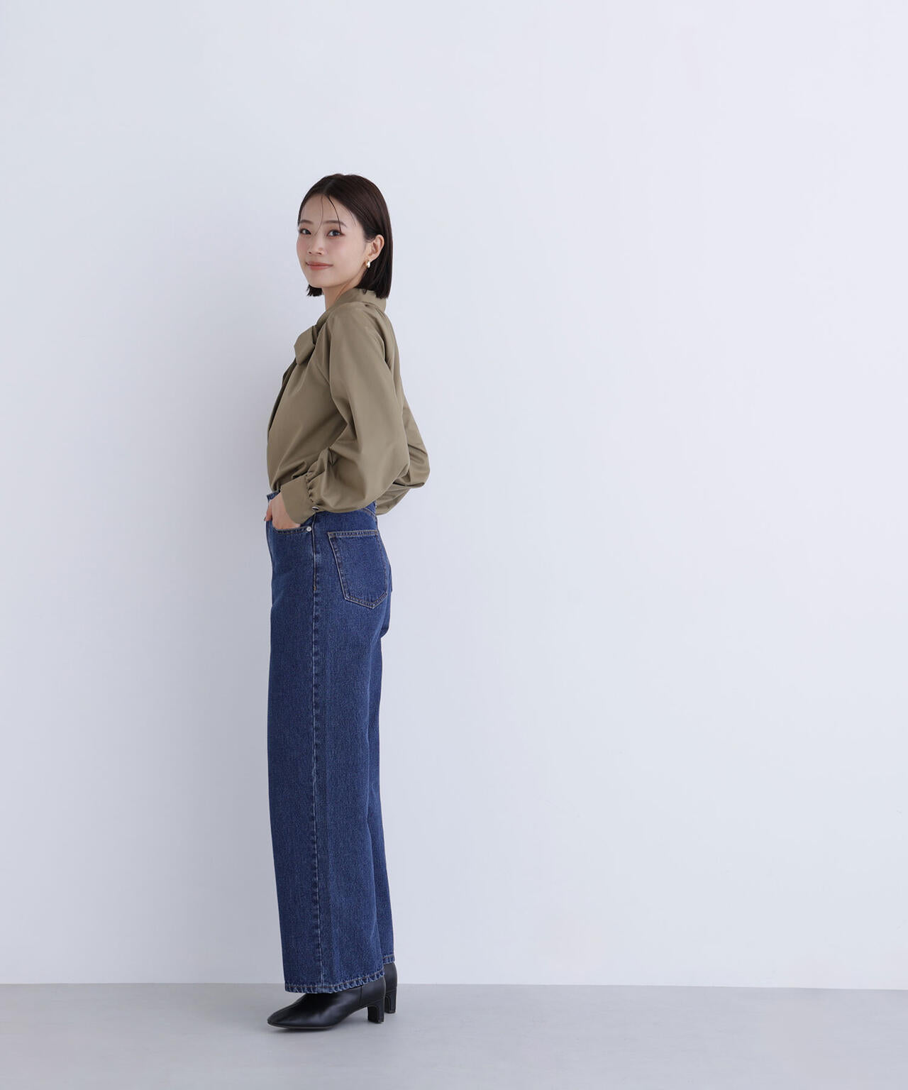 ハイネックリボンボウブラウス