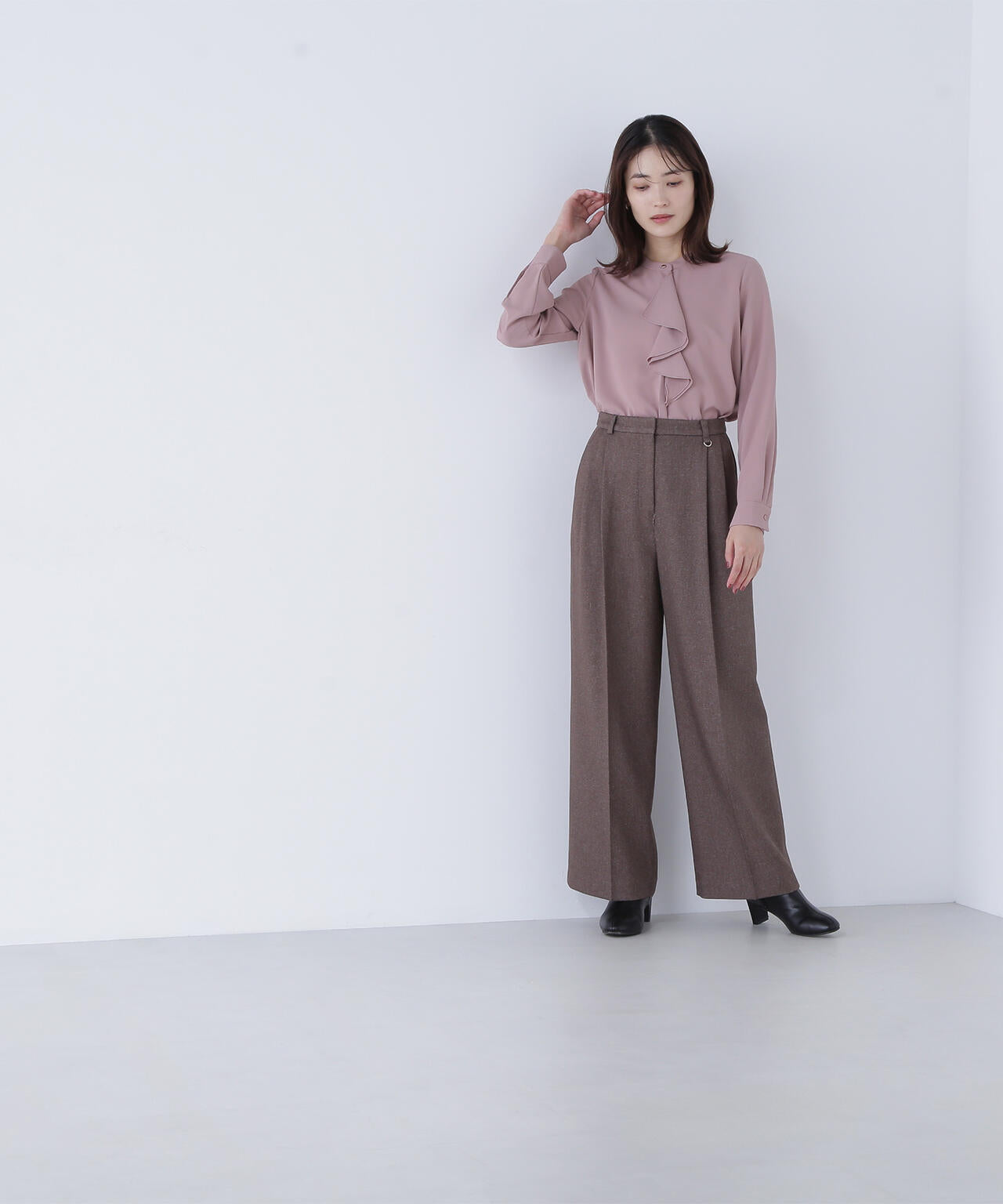 ダブルラッフルボウブラウス