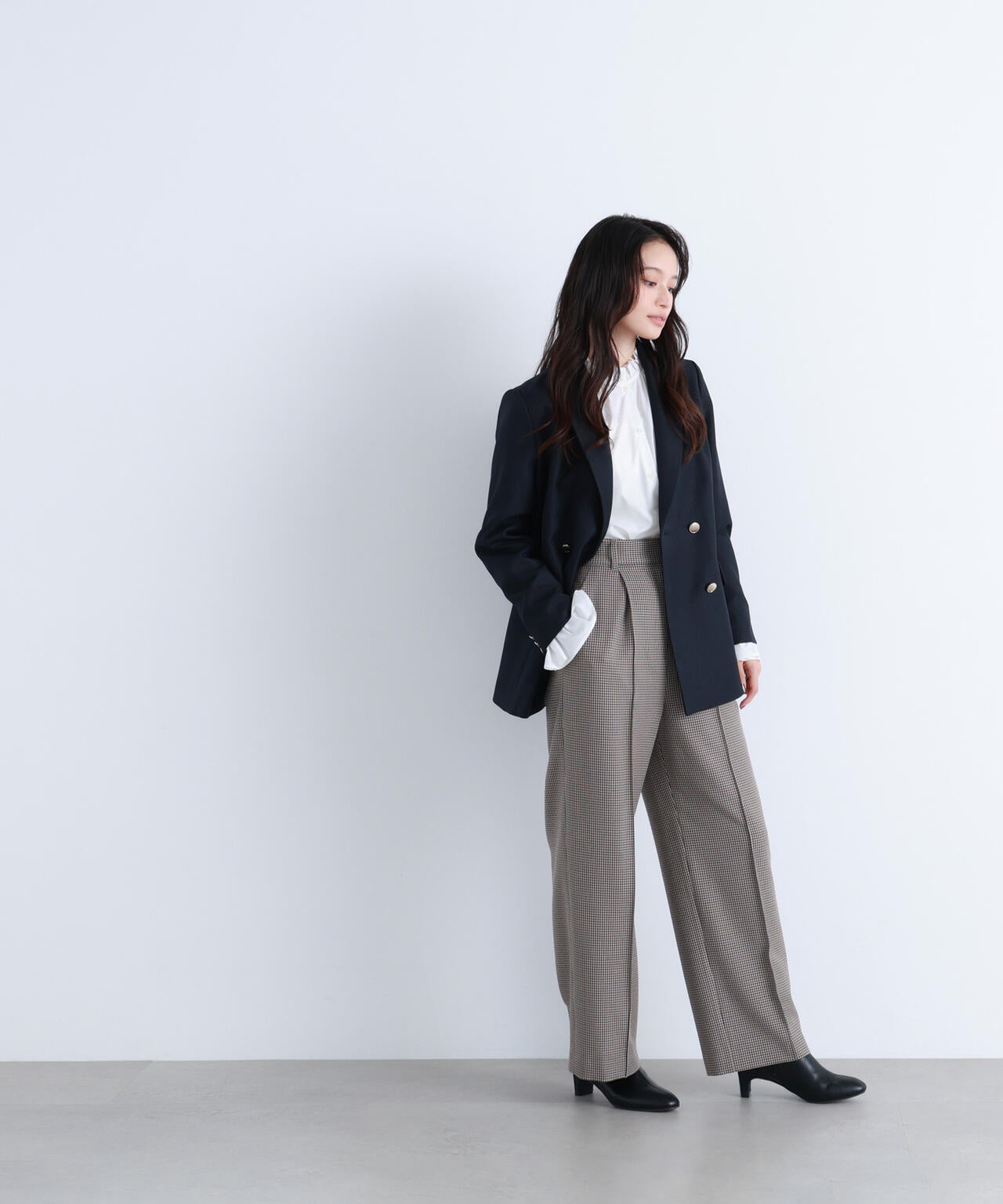 【Oggi掲載】フリルカフスハイネックブラウス