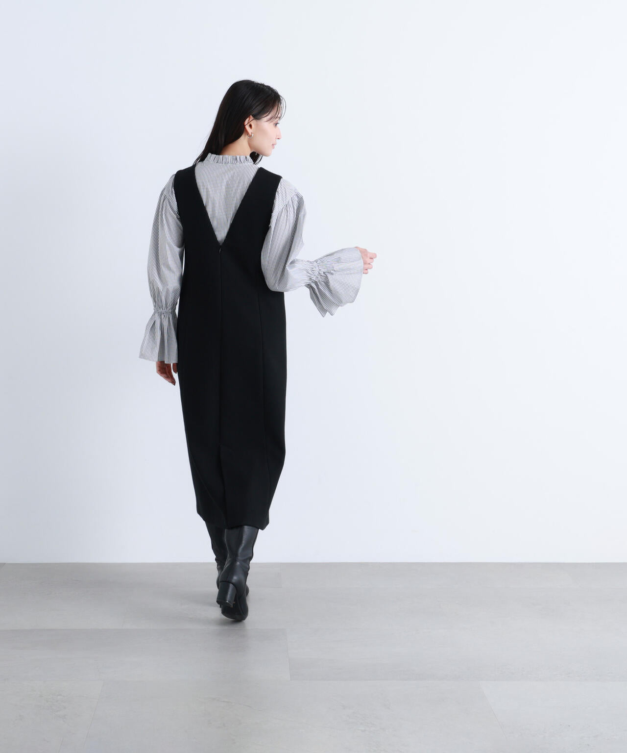 【Oggi掲載】フリルカフスハイネックブラウス