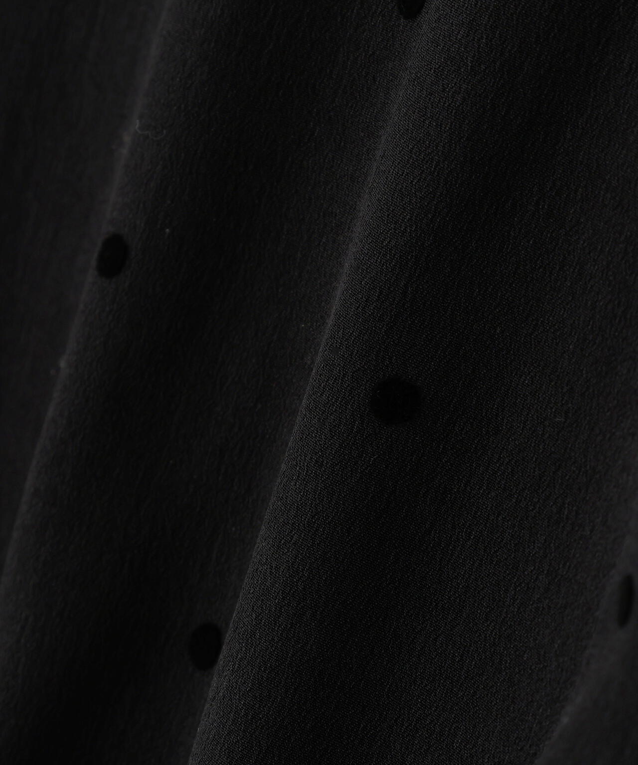 フロッキードットペプラムブラウス