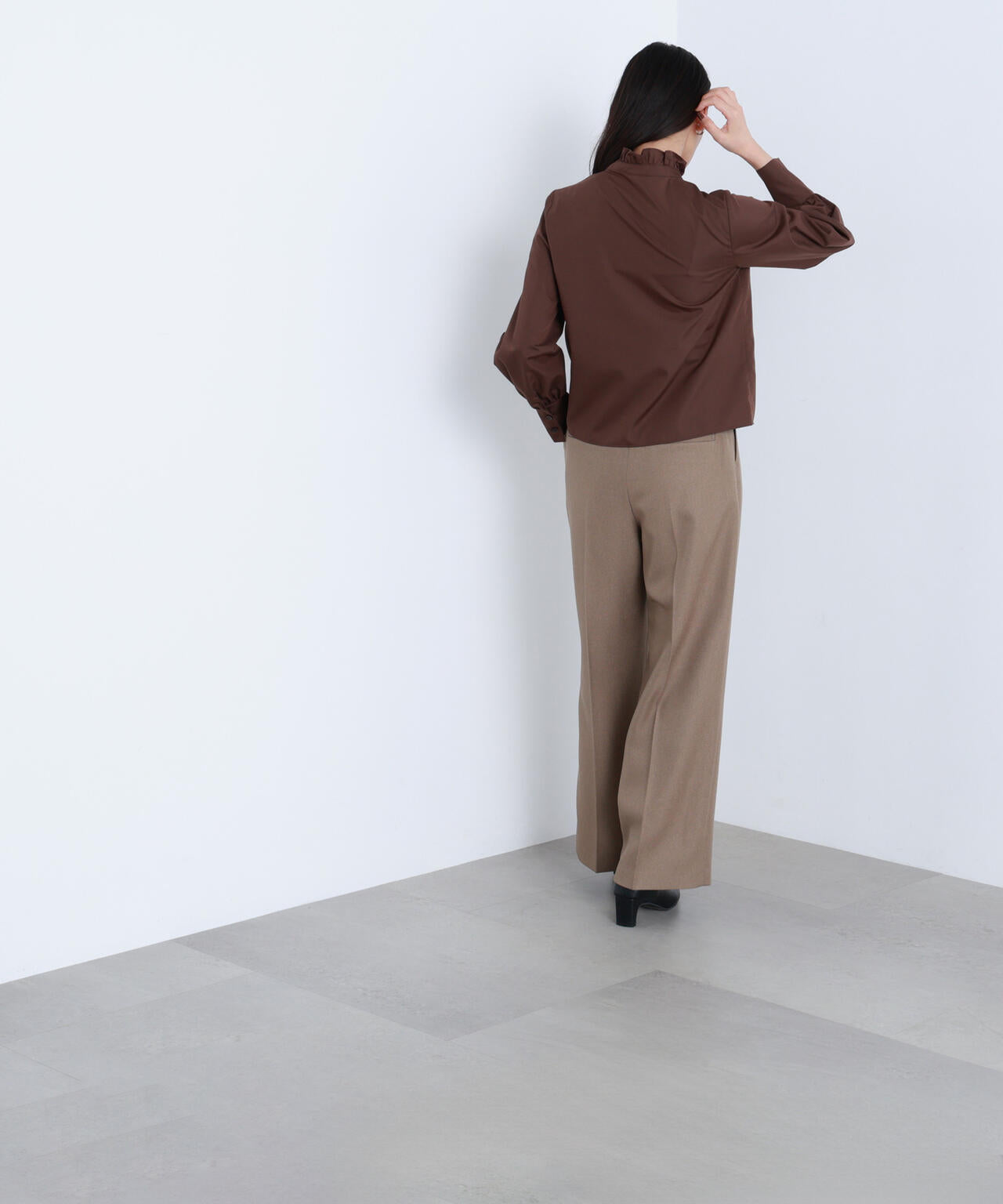 フロントフリルブラウス