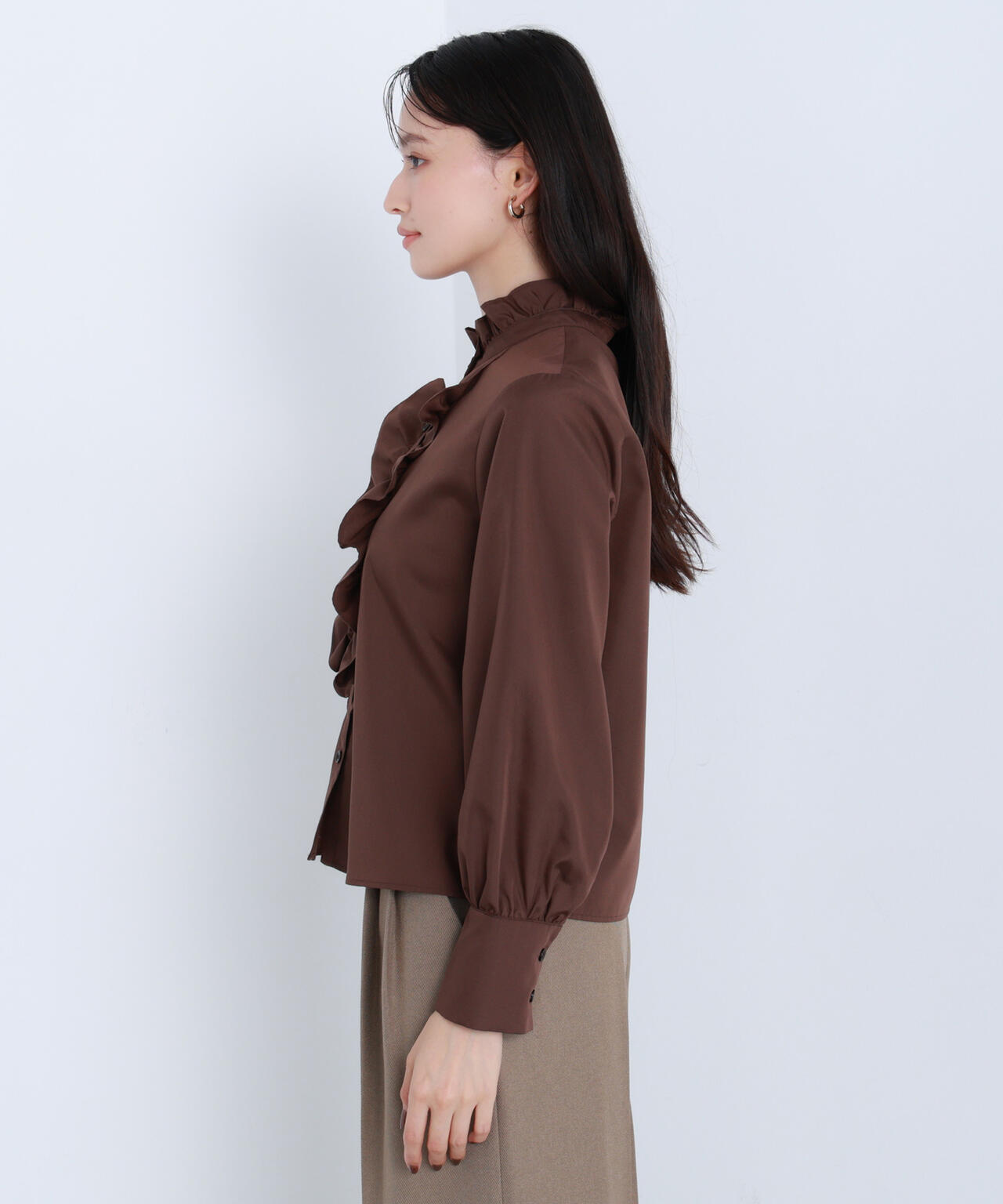 フロントフリルブラウス