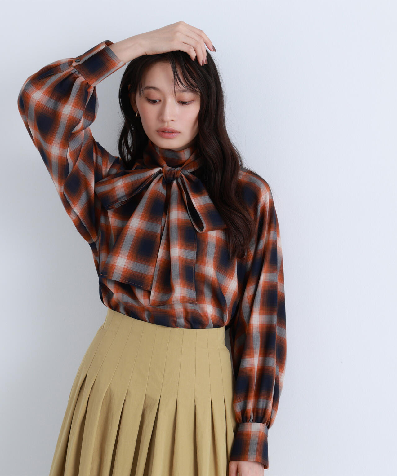 チェックボウタイブラウス