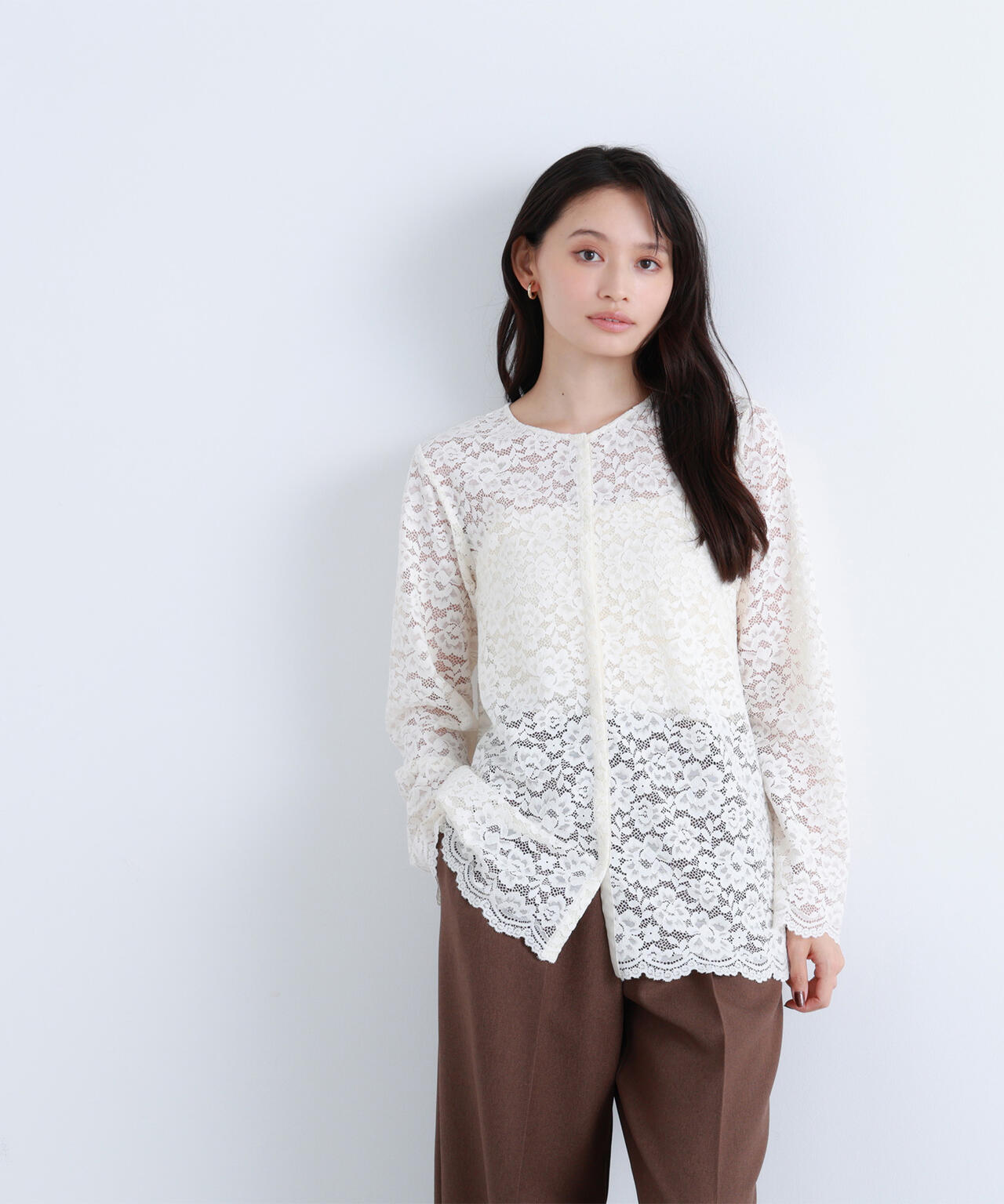 BEIGE ベイジ/レースブラウス/高級感/綺麗め/新品未使用 BEAMS HEART（ビームスハート）の「BEAMS HEART / Vヨーク タック