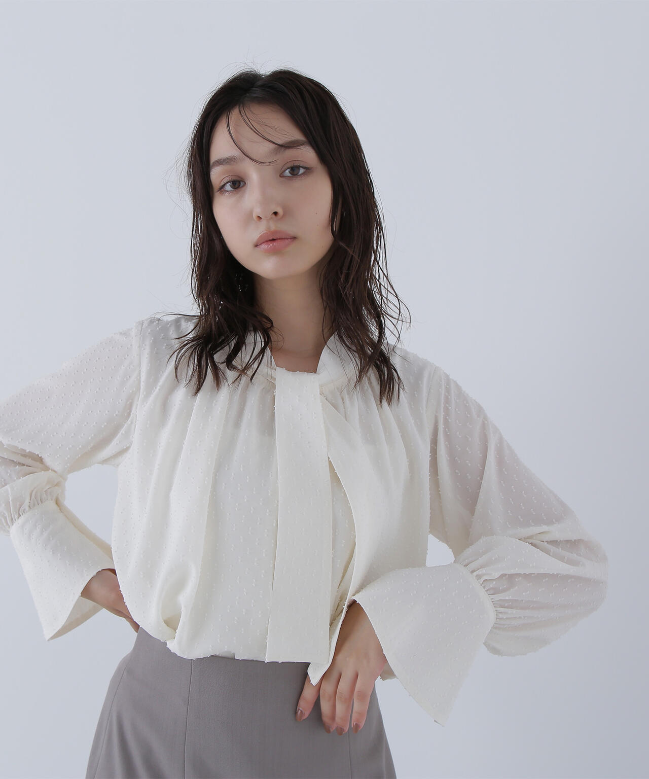 カットドビーボウブラウス