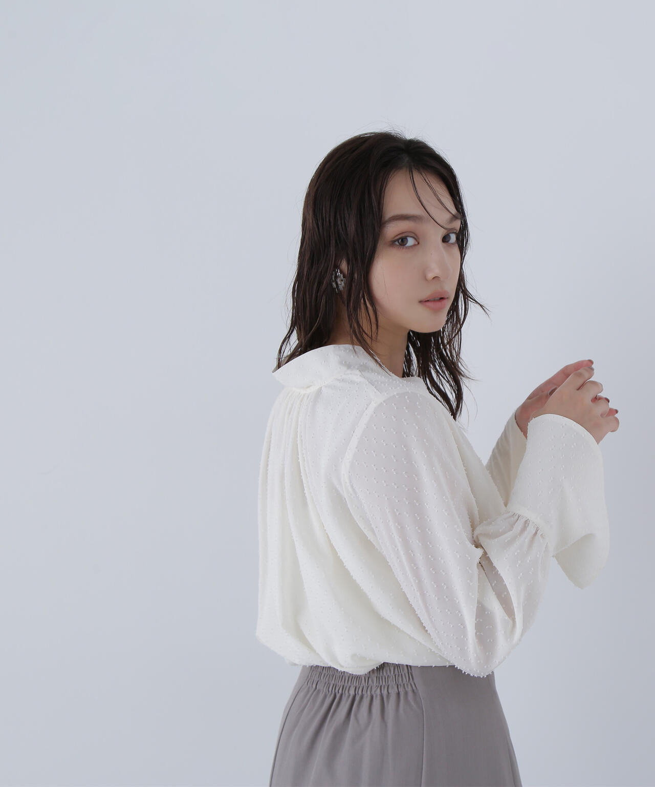カットドビーボウブラウス