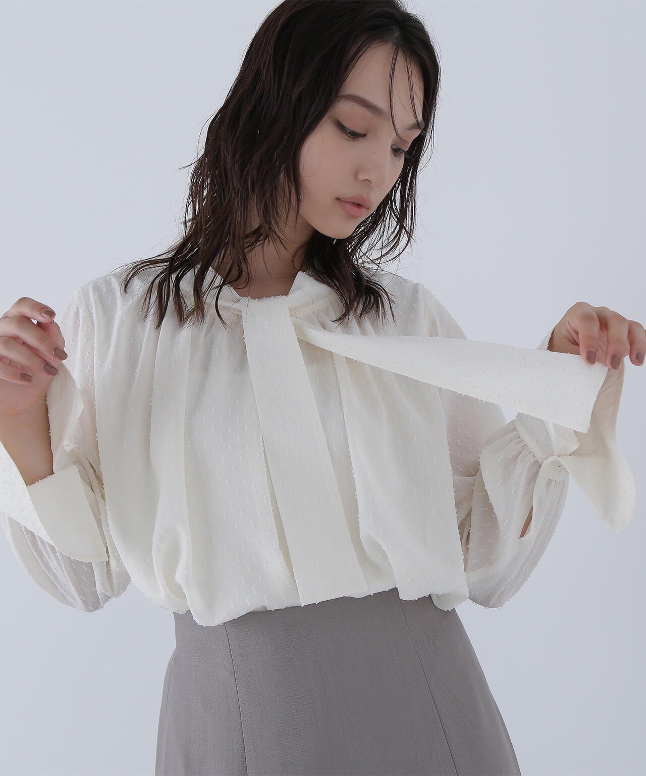 カットドビーボウブラウス
