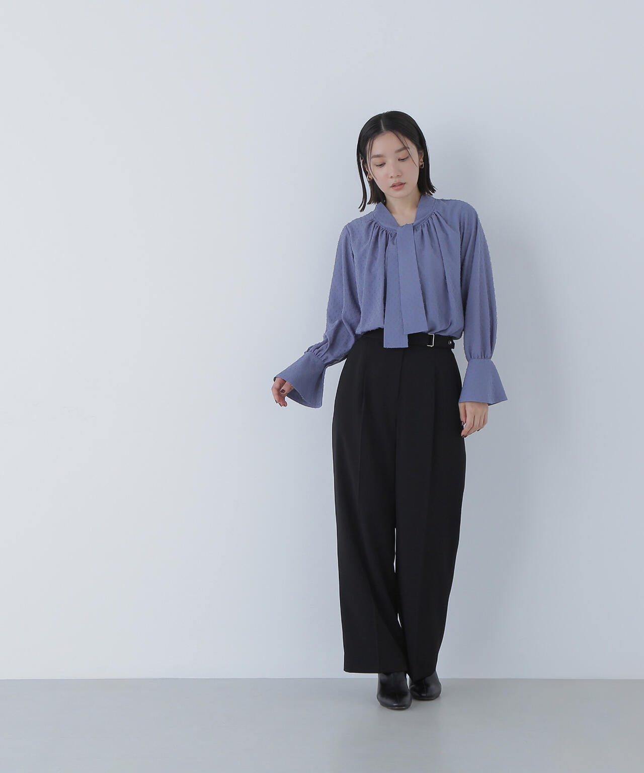 カットドビーボウブラウス