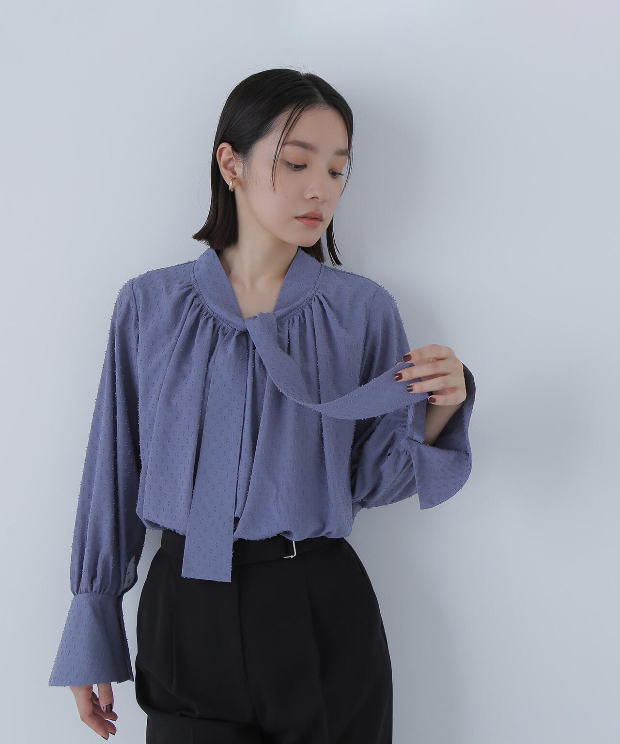 カットドビーボウブラウス