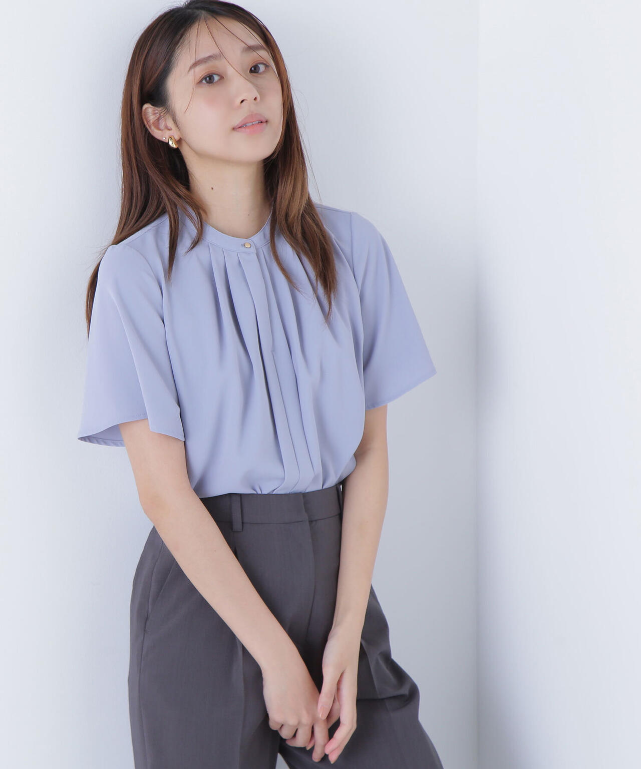 フロントタックフレアスリーブブラウス