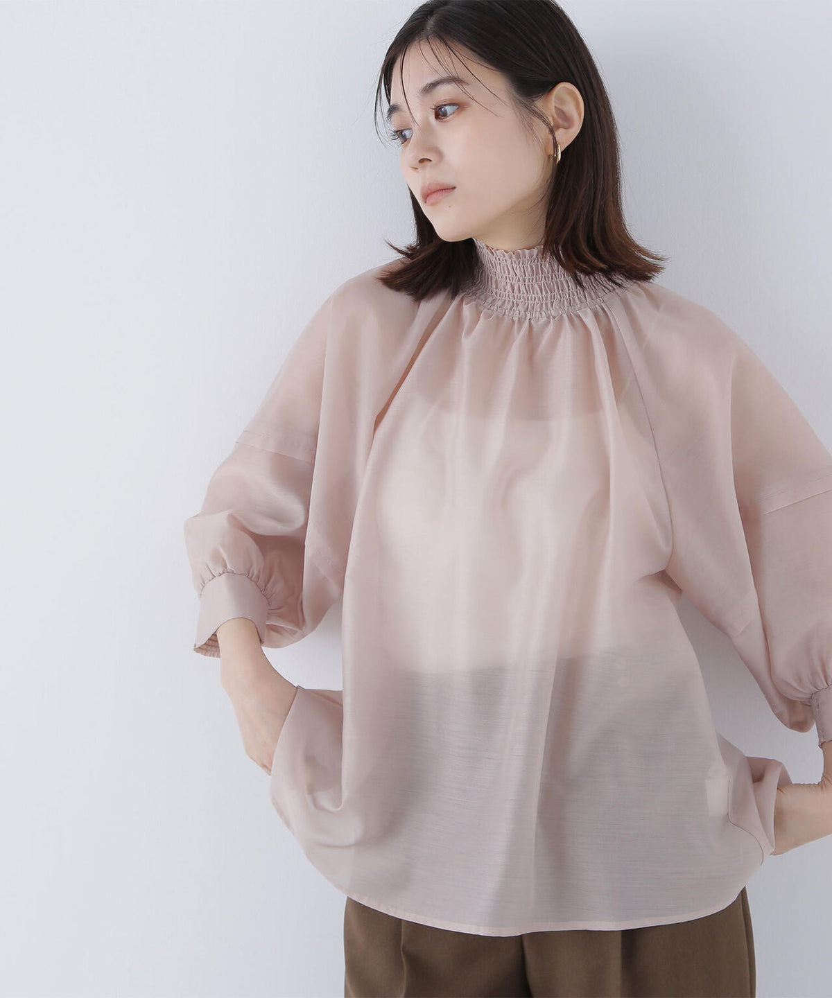 シャーリングネックドルマンブラウス＊ | NATURAL BEAUTY BASIC 