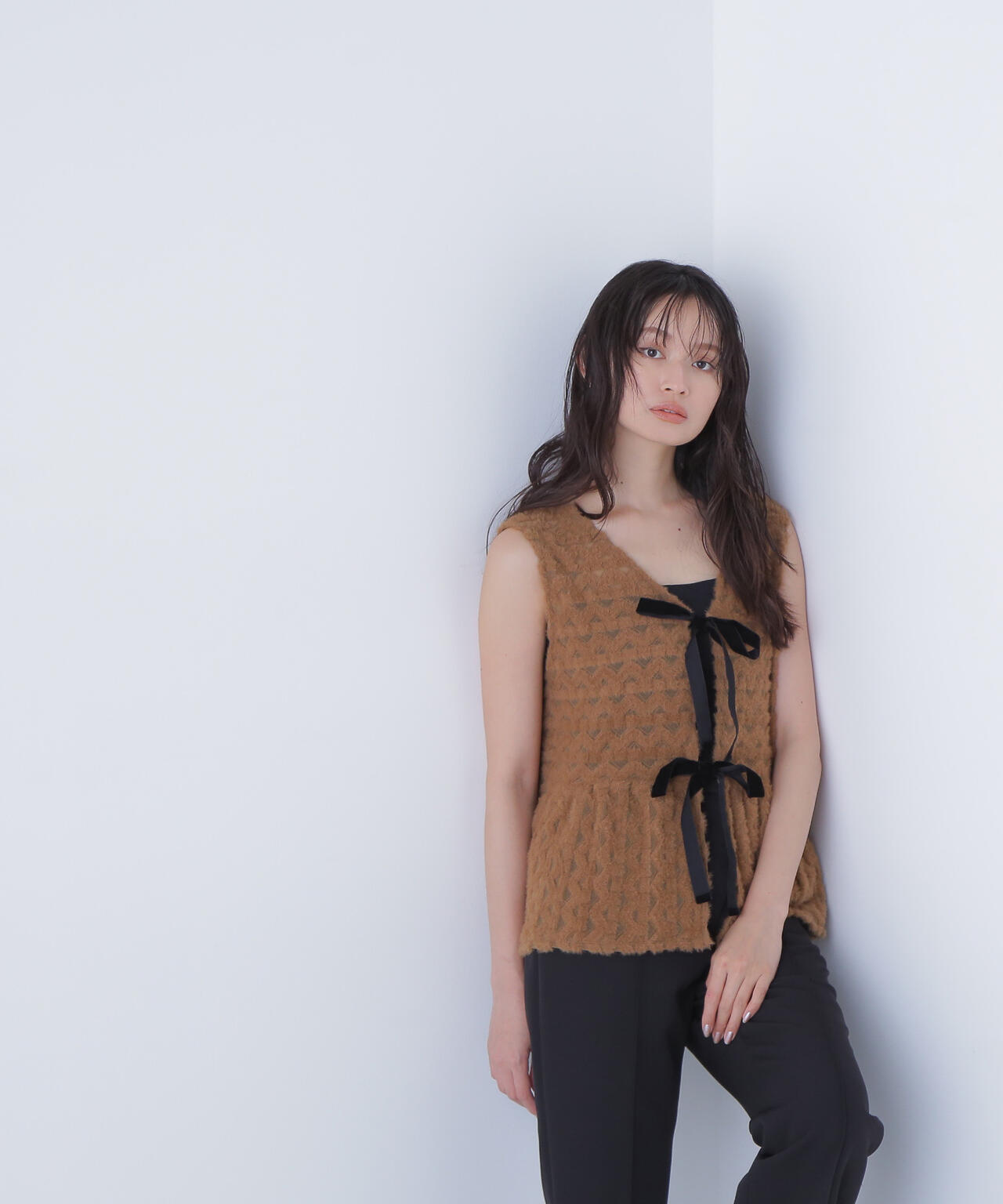 フェザーレースジレ