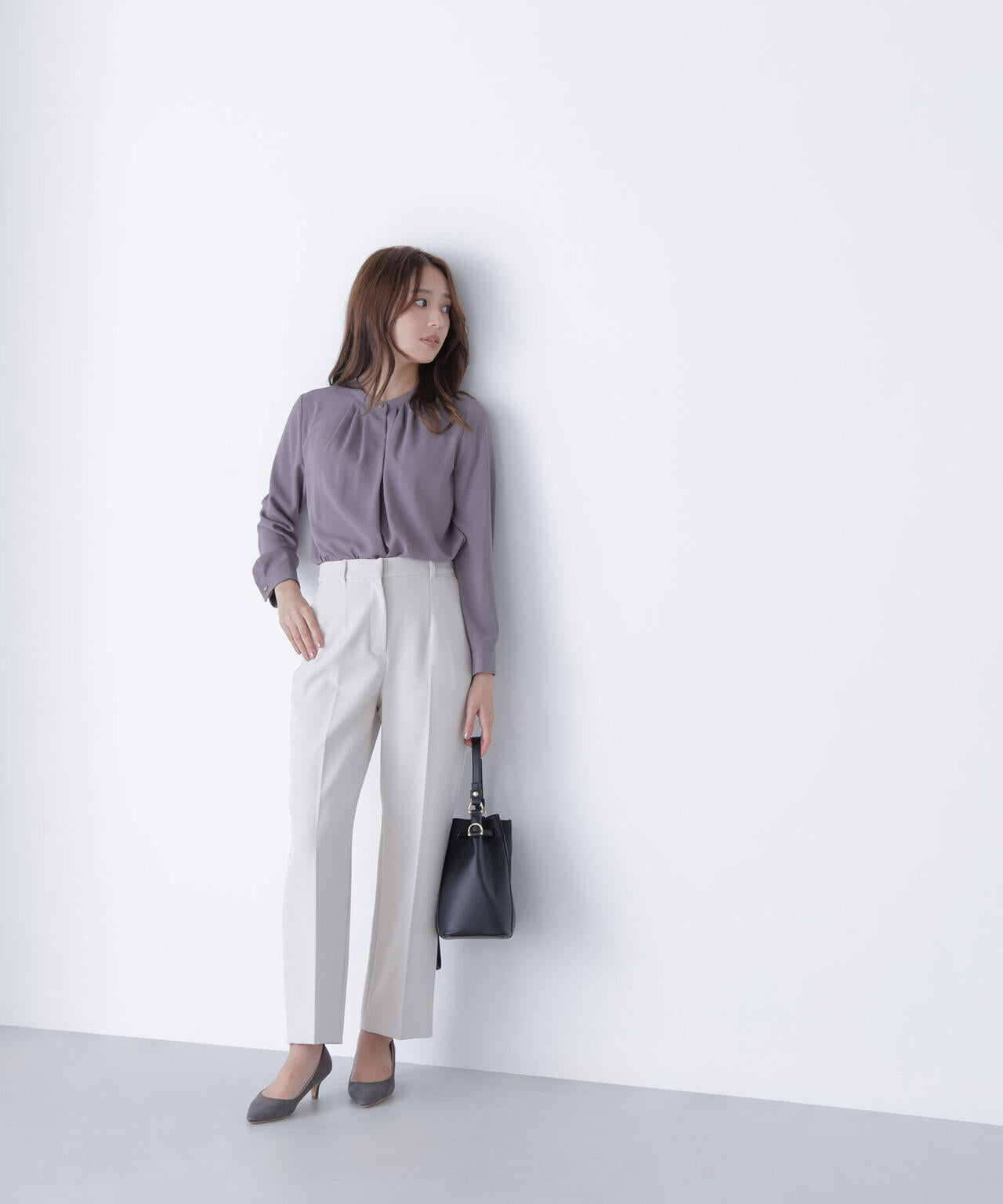 フロントタックブラウス