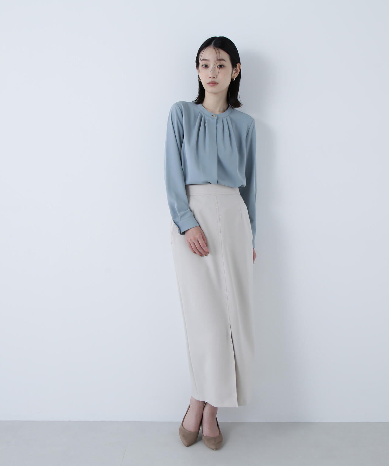 フロントタックブラウス