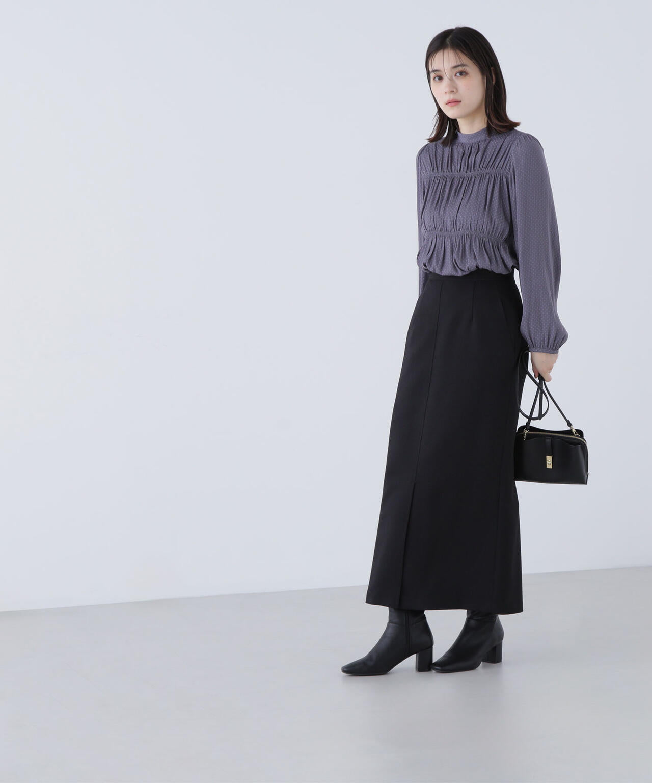 シャーリングデザインブラウス