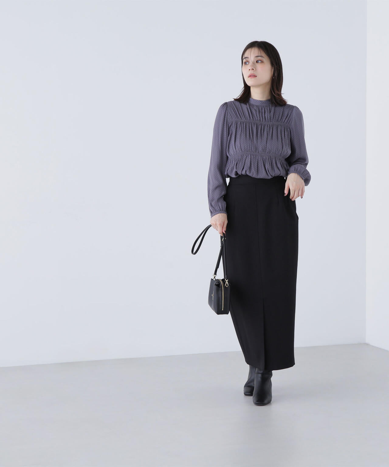 シャーリングデザインブラウス