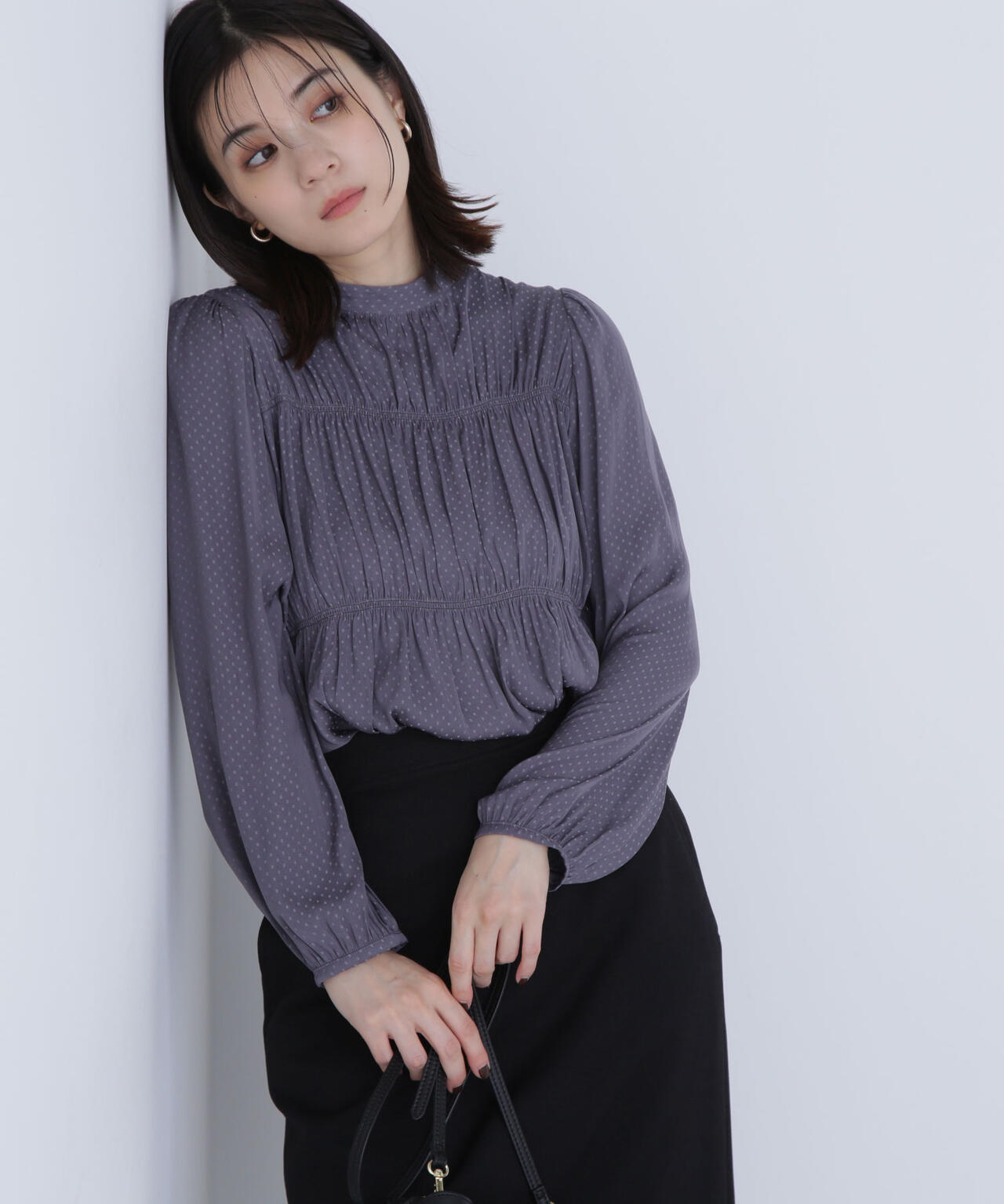 シャーリングデザインブラウス