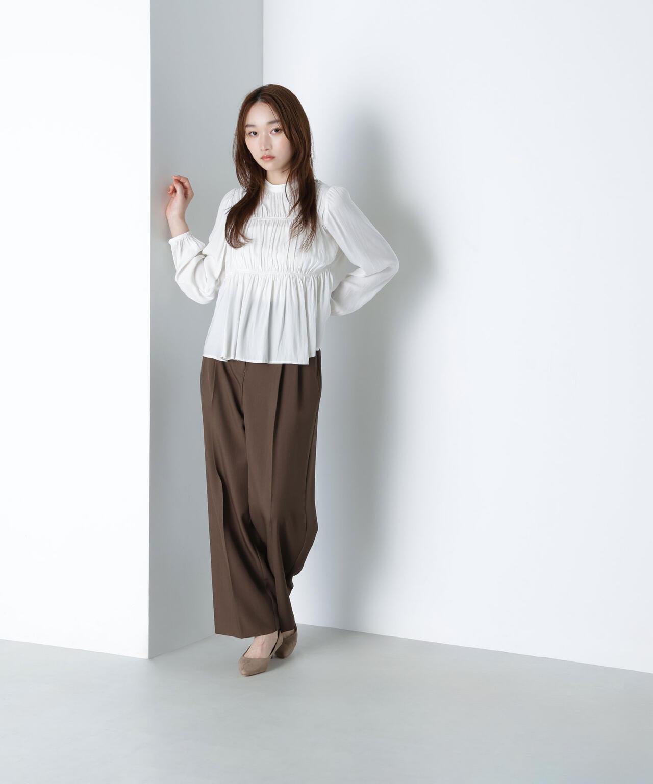 シャーリングデザインブラウス