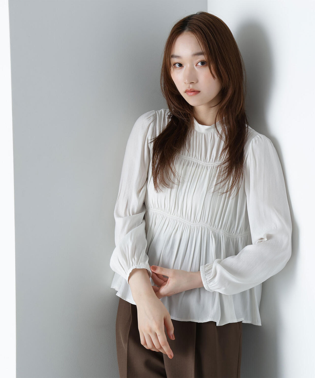 シャーリングデザインブラウス | NATURAL BEAUTY BASIC（ナチュラル