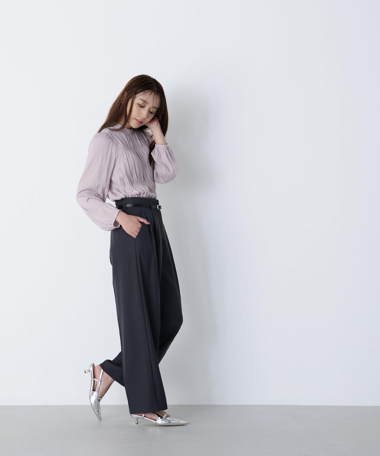 シャーリングデザインブラウス