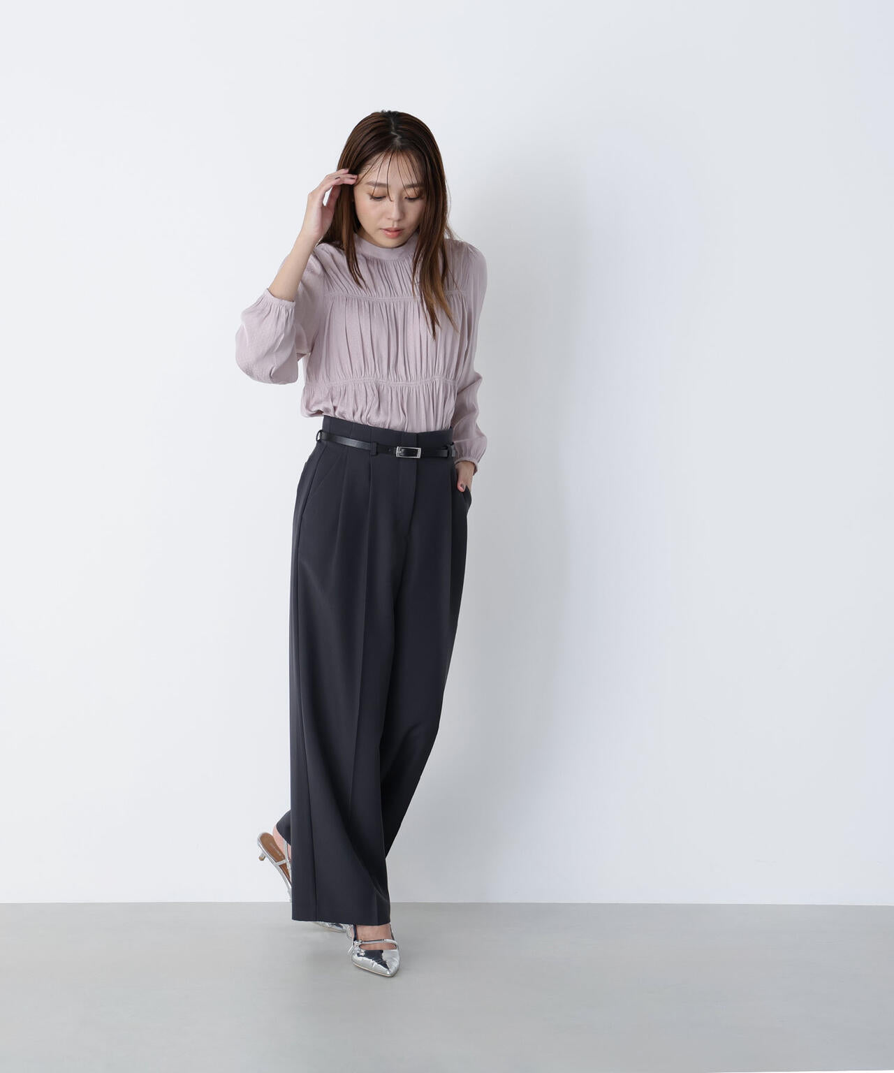 シャーリングデザインブラウス | NATURAL BEAUTY BASIC（ナチュラル