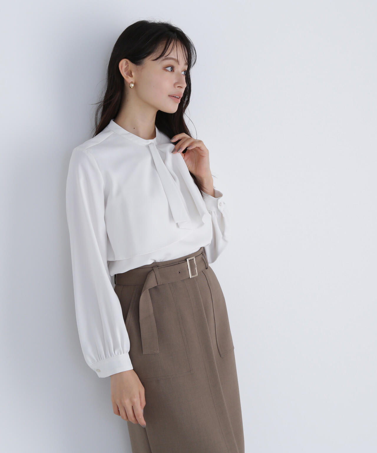 アシメラッフルボウブラウス