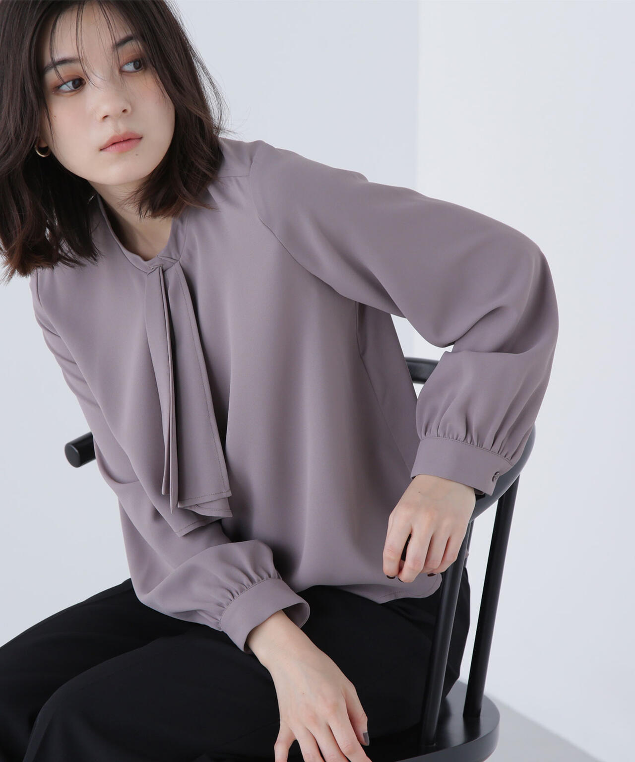 アシメラッフルボウブラウス