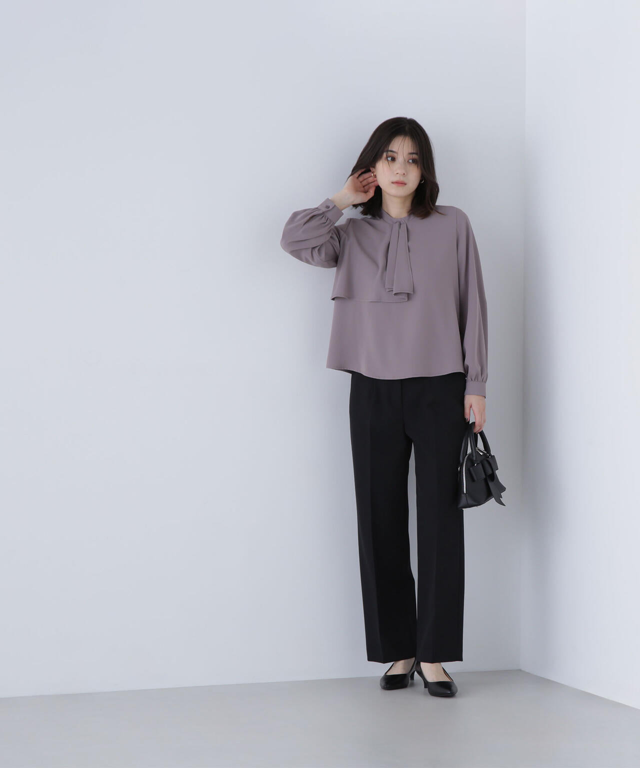 アシメラッフルボウブラウス