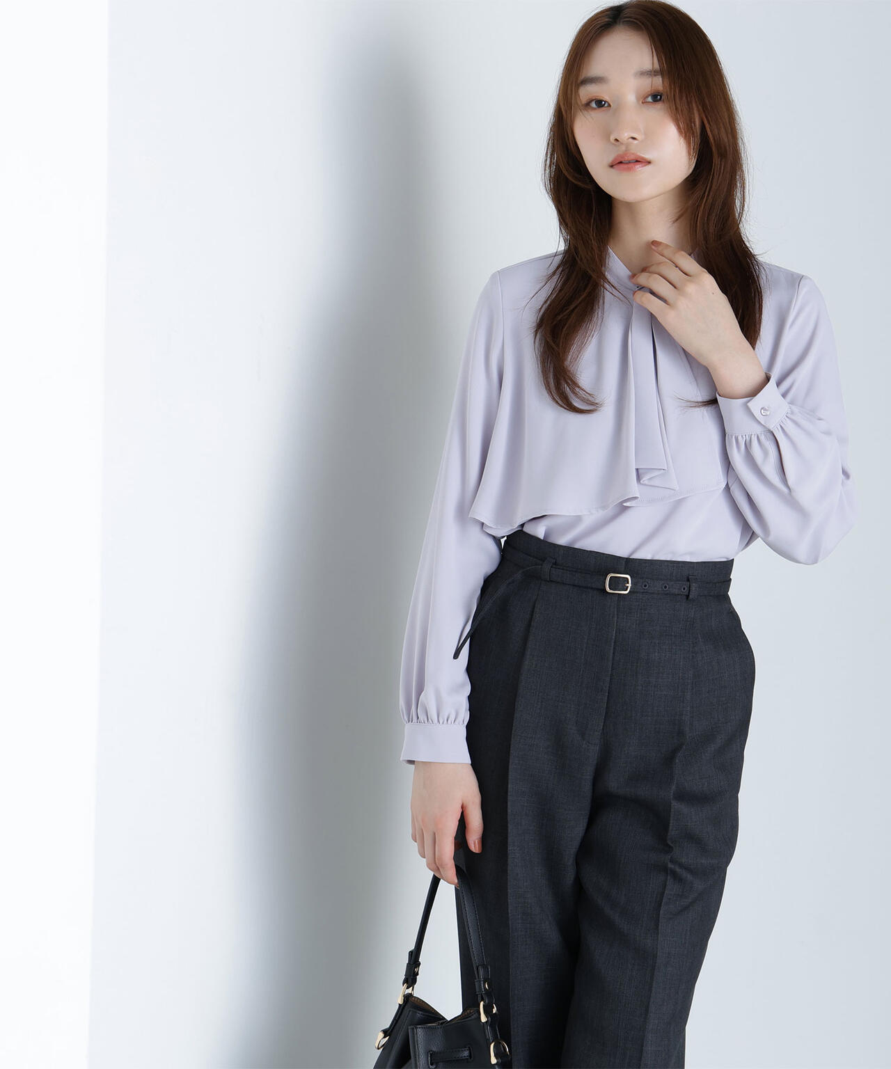 アシメラッフルボウブラウス