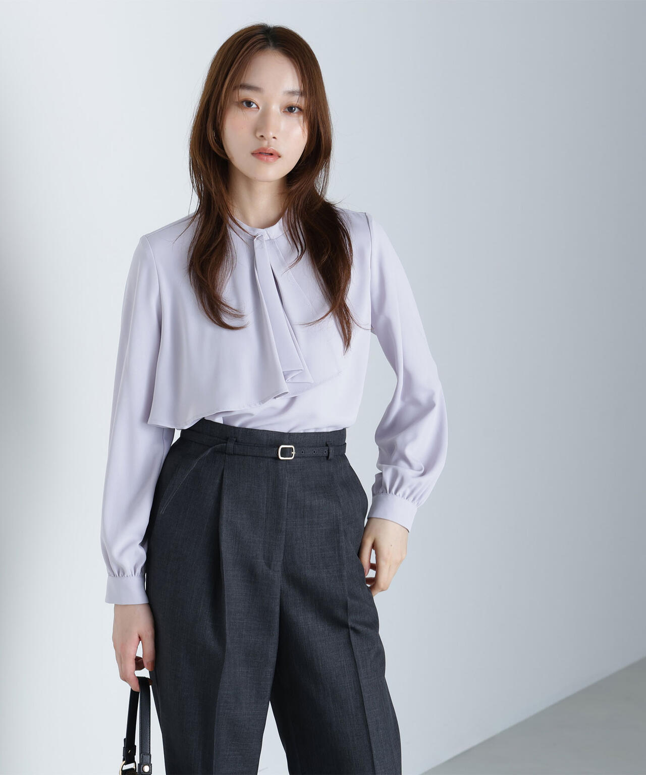 アシメラッフルボウブラウス