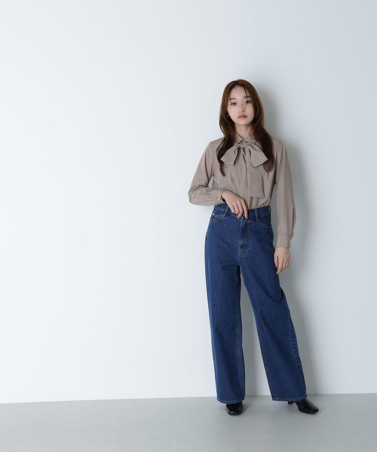 シャツカラーリボンブラウス