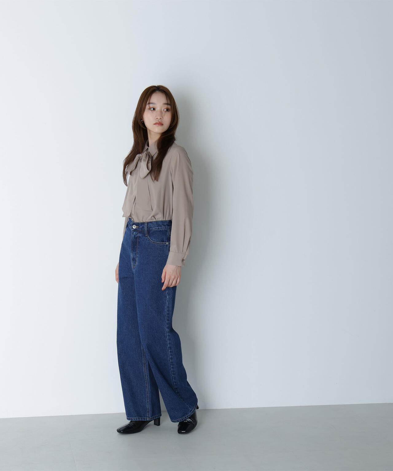 シャツカラーリボンブラウス