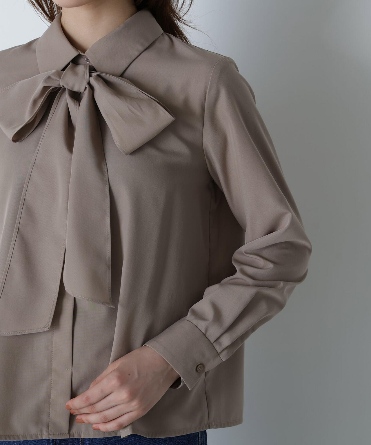 シャツカラーリボンブラウス