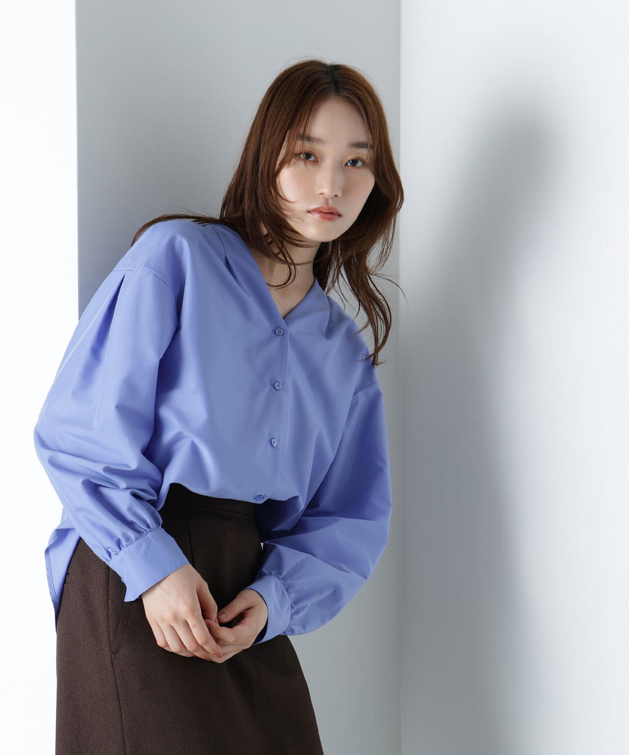 Vネックフォルムブラウス