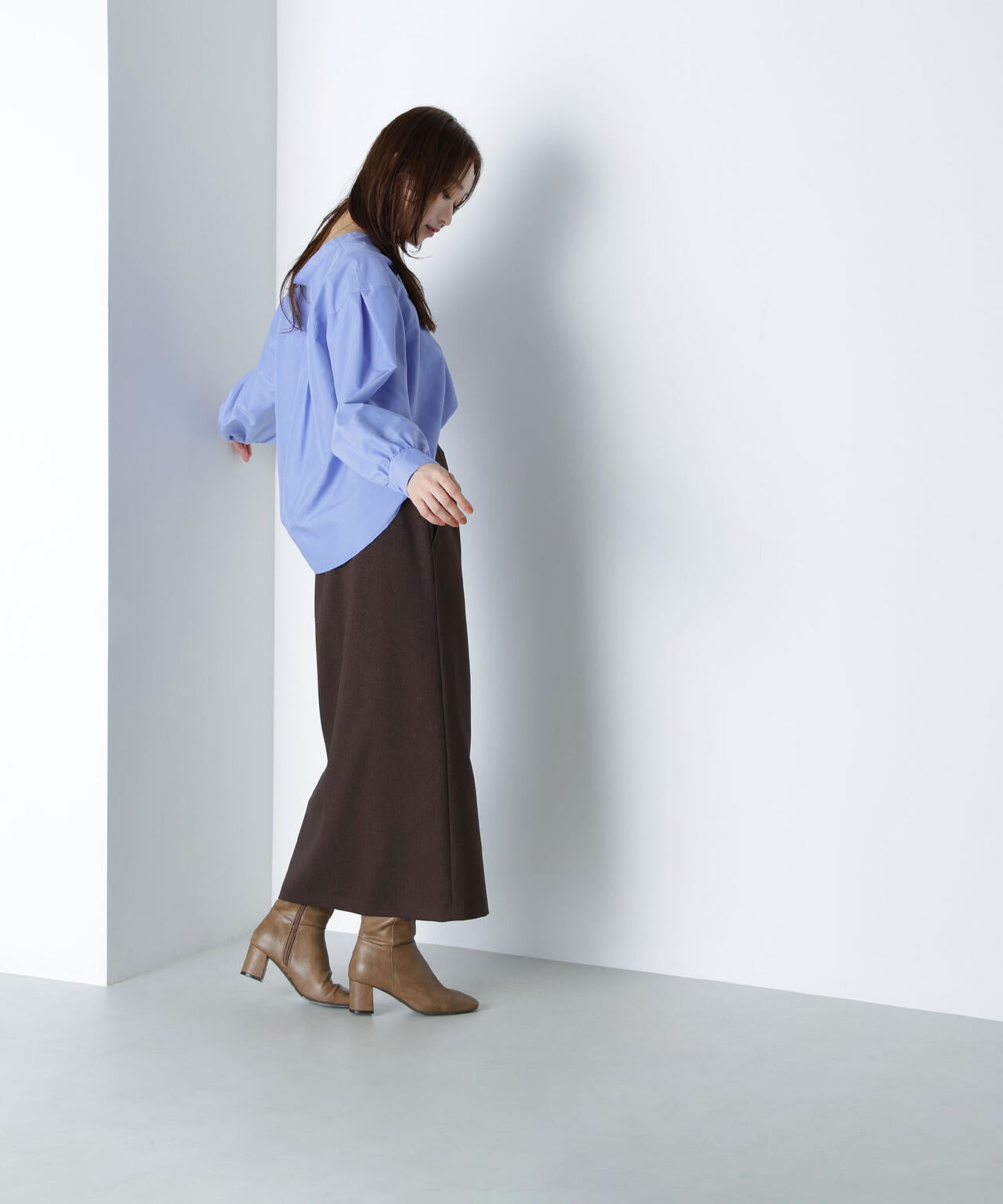 Vネックフォルムブラウス