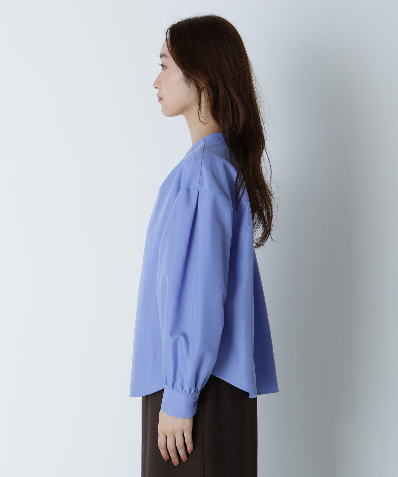 Vネックフォルムブラウス