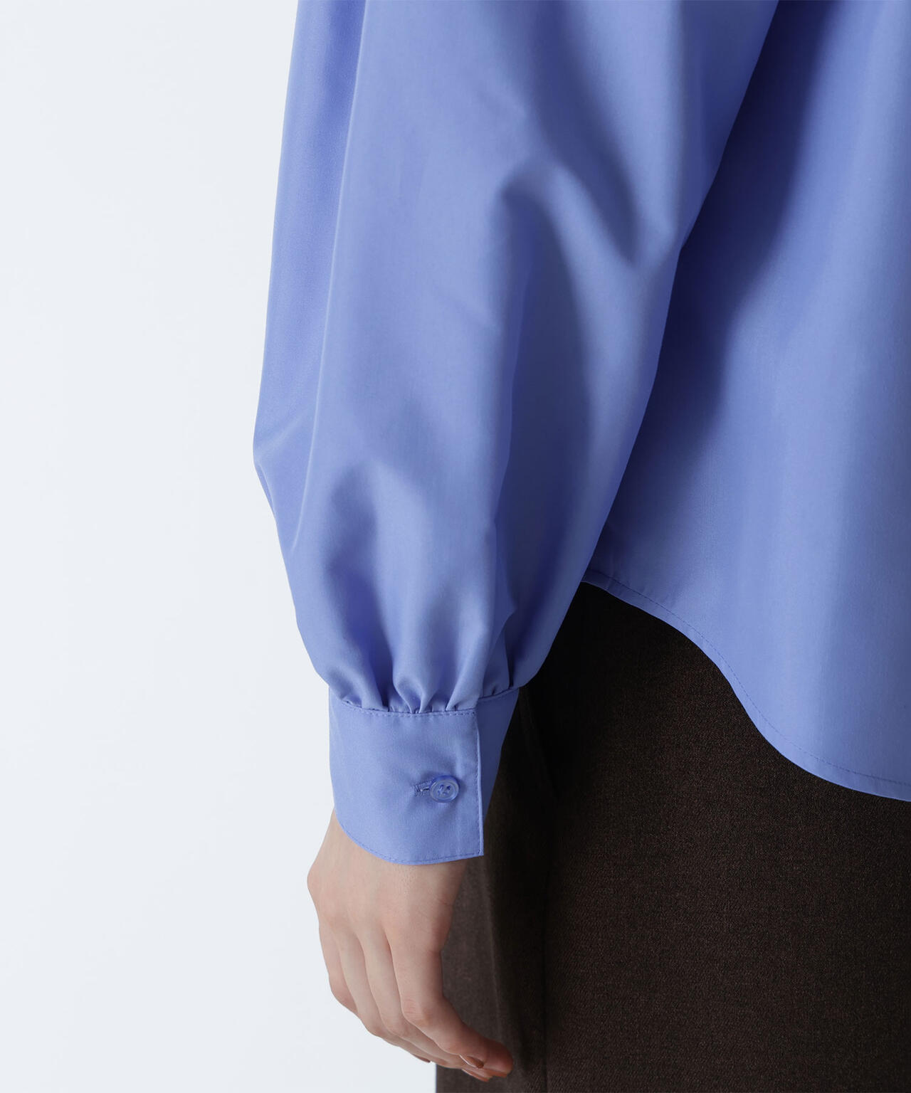 Vネックフォルムブラウス