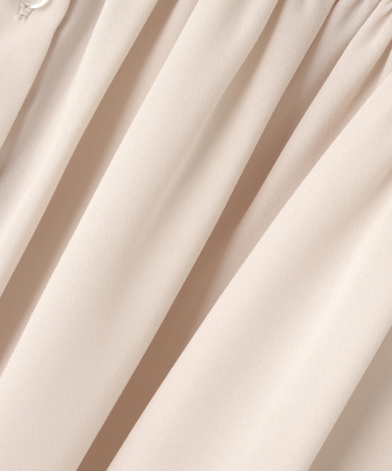 サテンペプラムブラウス