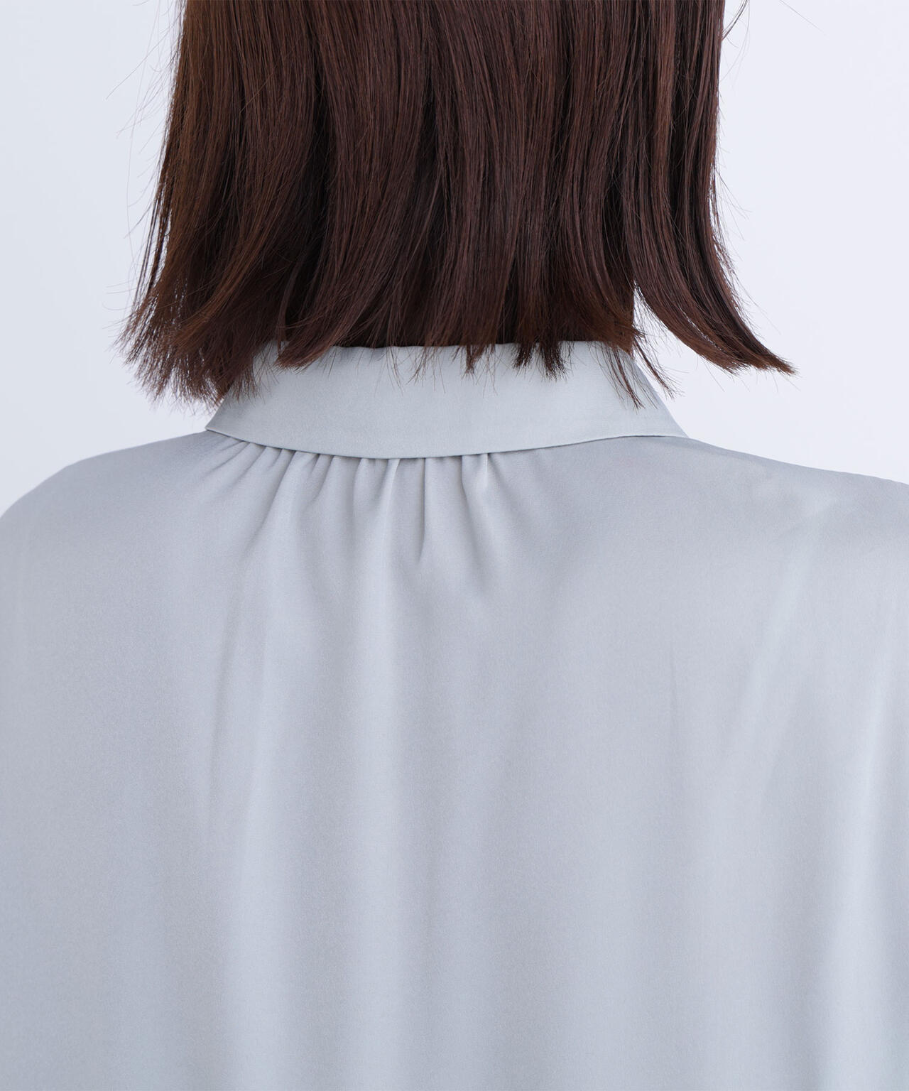 サテンペプラムブラウス