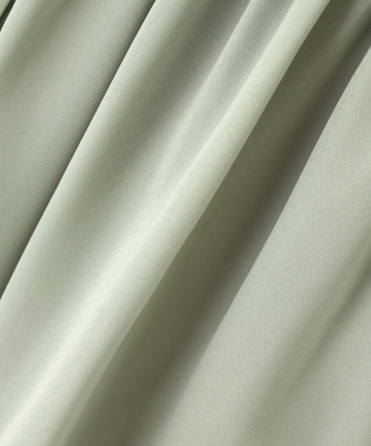 サテンペプラムブラウス