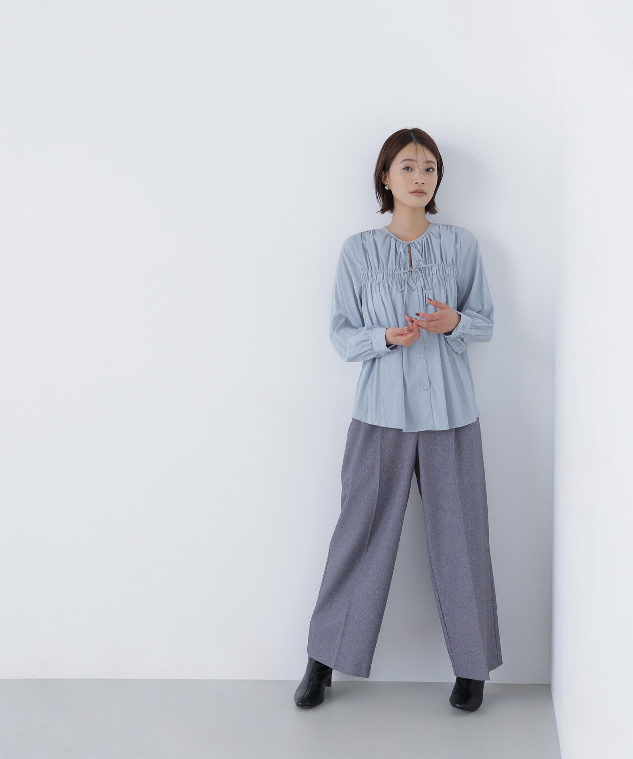 美品 ブラミンクP C B/GATH STD バンドカラーリボンギャザーブラウス UNITED ARROWS（ユナイテッドアローズ）の「〈 BLAMINK（ブラミンク