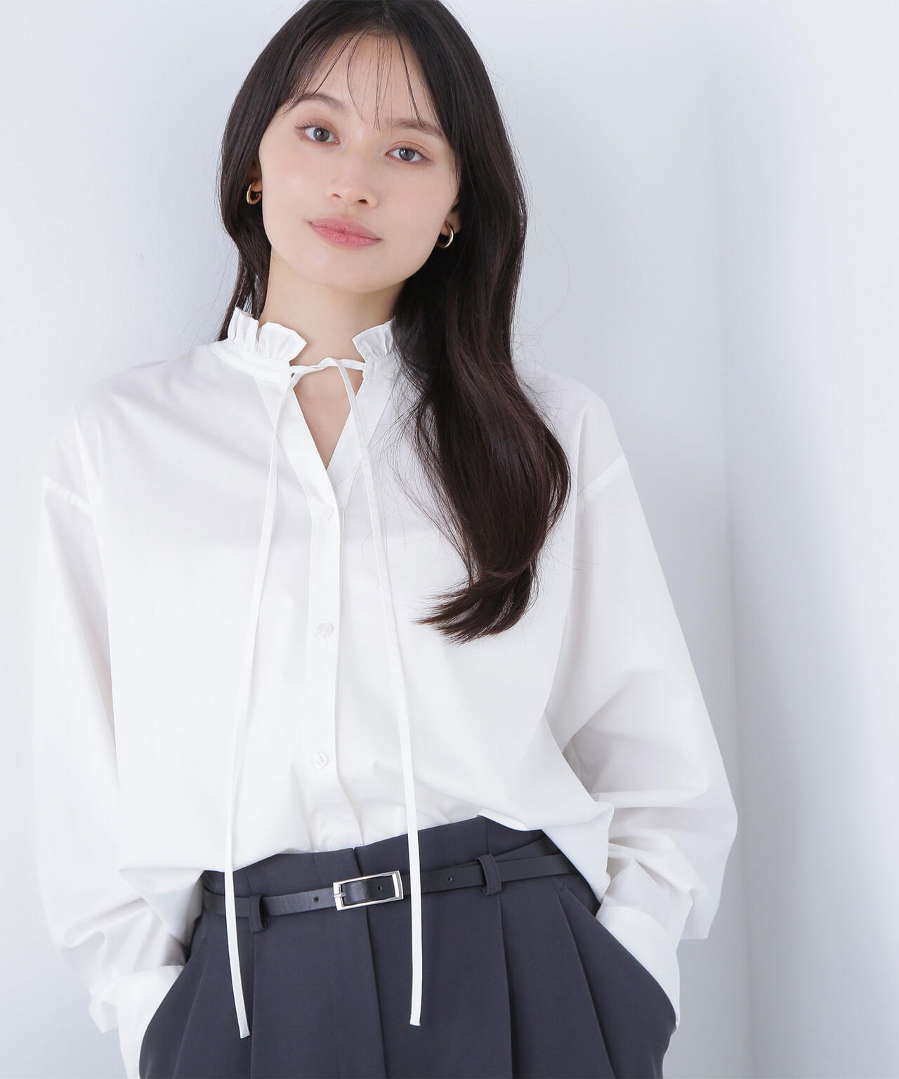 フリルネックスキッパーブラウス