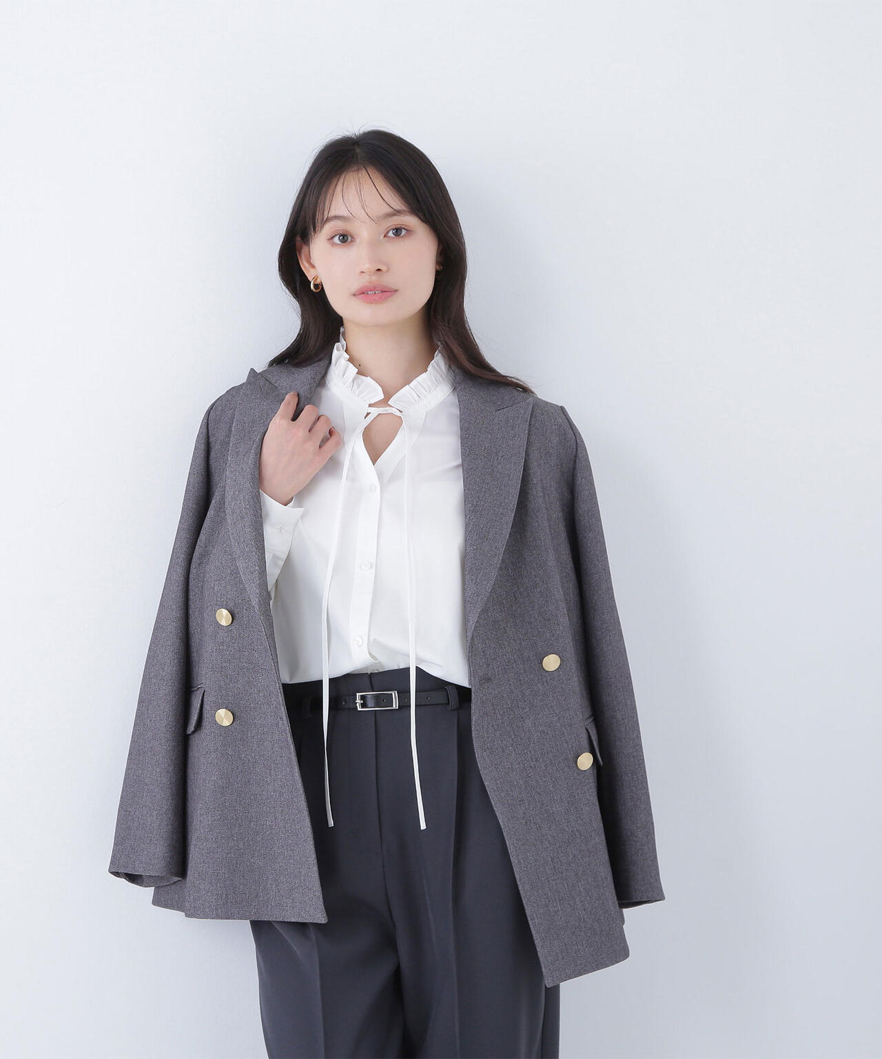 フリルネックスキッパーブラウス